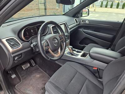 2017 Jeep Grand Cherokee Laredo   - Photo 9 - Goshen, IN 46526