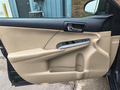 2014 Toyota Camry Hybrid XLE   - Photo 18 - Goshen, IN 46526