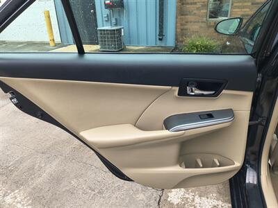 2014 Toyota Camry Hybrid XLE   - Photo 21 - Goshen, IN 46526