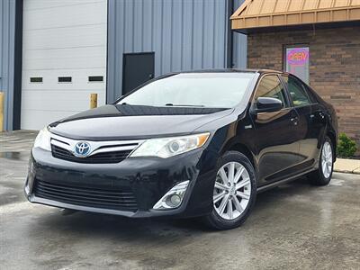2014 Toyota Camry Hybrid XLE   - Photo 2 - Goshen, IN 46526