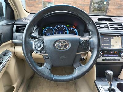 2014 Toyota Camry Hybrid XLE   - Photo 13 - Goshen, IN 46526