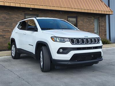 2024 Jeep Compass Latitude   - Photo 8 - Goshen, IN 46526