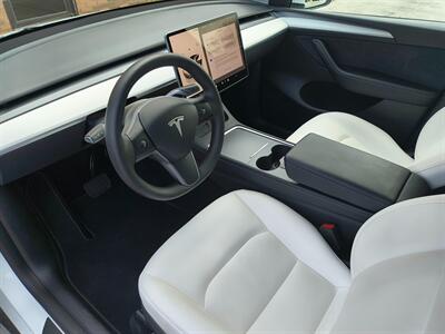 2023 Tesla Model Y Long Range   - Photo 10 - Goshen, IN 46526