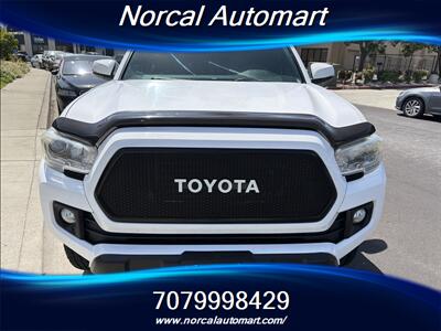 2017 Toyota Tacoma SR5 V6   - Photo 2 - Vacaville, CA 95687