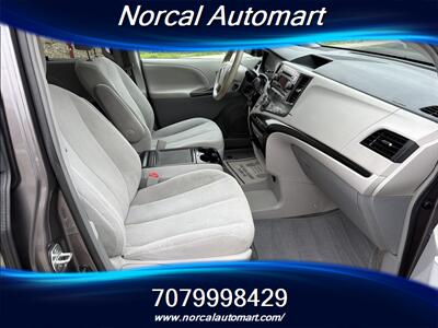 2014 Toyota Sienna LE 8-Passenger   - Photo 8 - Vacaville, CA 95687
