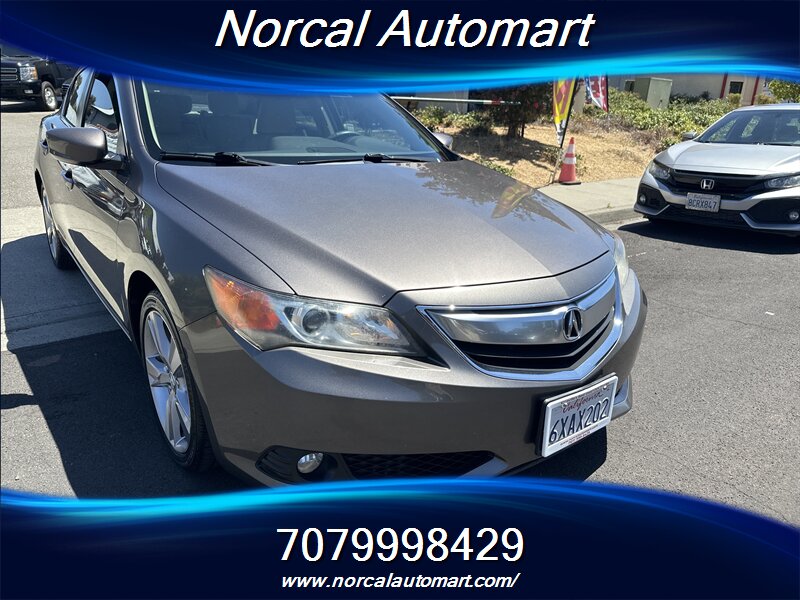 2013 Acura ILX 2.0L w/Tech  