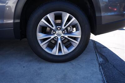 2015 Toyota Highlander LE PLUS - Photo 17 - Pasadena, CA 91107