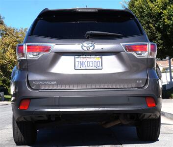 2015 Toyota Highlander LE PLUS - Photo 5 - Pasadena, CA 91107