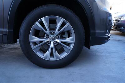 2015 Toyota Highlander LE PLUS - Photo 18 - Pasadena, CA 91107