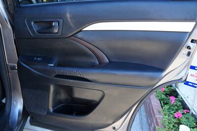 2015 Toyota Highlander LE PLUS - Photo 14 - Pasadena, CA 91107
