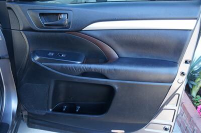 2015 Toyota Highlander LE PLUS - Photo 13 - Pasadena, CA 91107