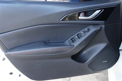 2016 Mazda Mazda3 i Grand Touring   - Photo 17 - Pasadena, CA 91107