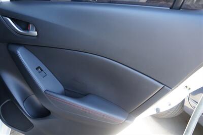 2016 Mazda Mazda3 i Grand Touring   - Photo 20 - Pasadena, CA 91107