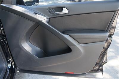 2016 Volkswagen Tiguan 2.0T S   - Photo 14 - Pasadena, CA 91107
