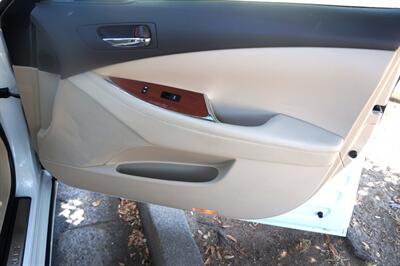 2011 Lexus ES 350   - Photo 14 - Pasadena, CA 91107