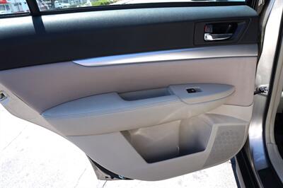 2014 Subaru Outback 2.5i   - Photo 15 - Pasadena, CA 91107