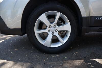 2014 Subaru Outback 2.5i   - Photo 17 - Pasadena, CA 91107