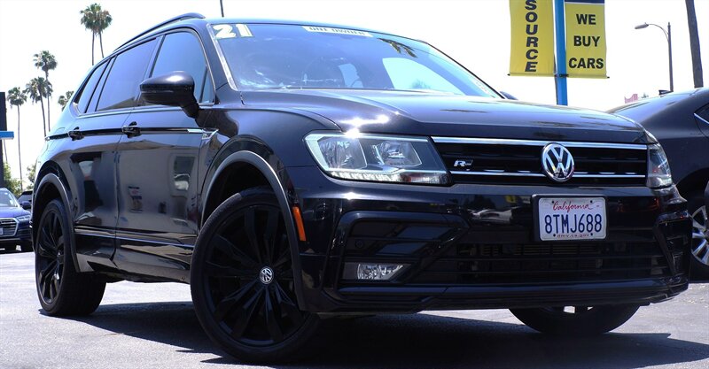 2021 Volkswagen Tiguan 2.0T SE R-Line Black's photo
