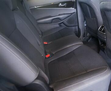 2019 Kia Sorento LX   - Photo 6 - Pasadena, CA 91107