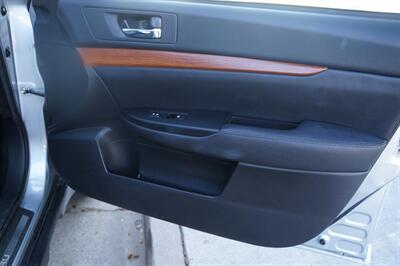 2014 Subaru Outback 2.5i Limited - Photo 15 - Pasadena, CA 91107