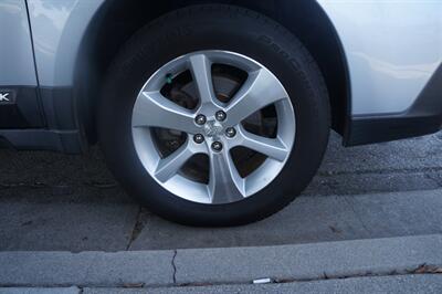 2014 Subaru Outback 2.5i Limited - Photo 19 - Pasadena, CA 91107