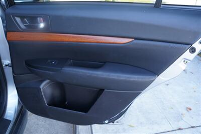 2014 Subaru Outback 2.5i Limited - Photo 17 - Pasadena, CA 91107