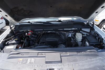 2015 Chevrolet Silverado 3500HD CC Work Truck   - Photo 18 - Pasadena, CA 91107