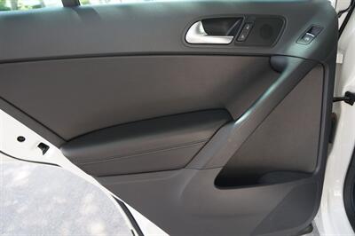 2014 Volkswagen Tiguan SE   - Photo 15 - Pasadena, CA 91107