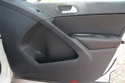 2014 Volkswagen Tiguan SE   - Photo 16 - Pasadena, CA 91107