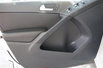 2014 Volkswagen Tiguan SE   - Photo 14 - Pasadena, CA 91107
