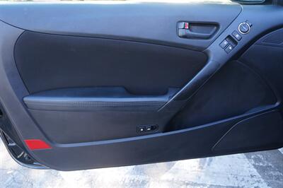 2013 Hyundai Genesis Coupe 2.0T   - Photo 10 - Pasadena, CA 91107