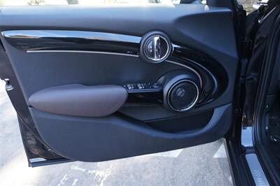 2016 MINI Hardtop 4 Door Cooper S   - Photo 17 - Pasadena, CA 91107