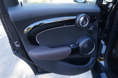 2016 MINI Hardtop 4 Door Cooper S   - Photo 18 - Pasadena, CA 91107