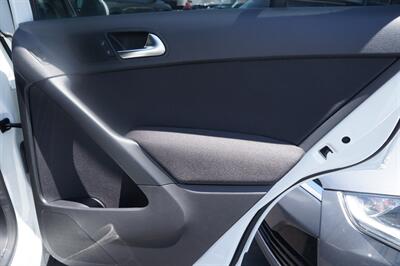 2017 Volkswagen Tiguan 2.0T Limited S   - Photo 15 - Pasadena, CA 91107
