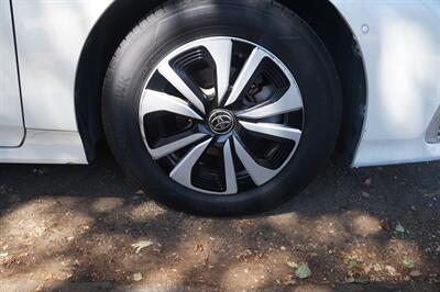 2017 Toyota Prius Prime premium Advanced   - Photo 23 - Pasadena, CA 91107