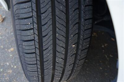 2017 Toyota Prius Prime premium Advanced   - Photo 26 - Pasadena, CA 91107