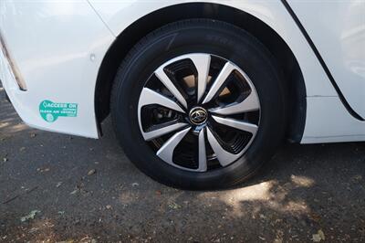 2017 Toyota Prius Prime premium Advanced   - Photo 22 - Pasadena, CA 91107