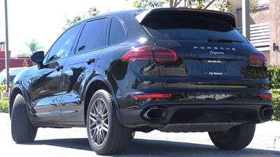 2017 Porsche Cayenne   - Photo 4 - Pasadena, CA 91107