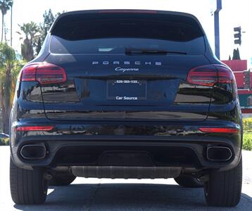 2017 Porsche Cayenne   - Photo 5 - Pasadena, CA 91107