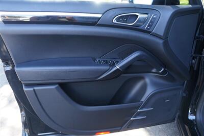 2017 Porsche Cayenne   - Photo 28 - Pasadena, CA 91107