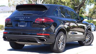 2017 Porsche Cayenne   - Photo 3 - Pasadena, CA 91107