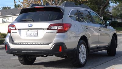 2018 Subaru Outback 2.5i Premium - Photo 4 - Pasadena, CA 91107