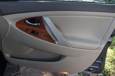 2011 Toyota Camry XLE V6   - Photo 19 - Pasadena, CA 91107