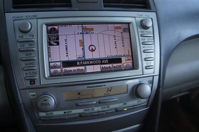 2011 Toyota Camry XLE V6   - Photo 11 - Pasadena, CA 91107