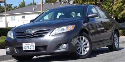 2011 Toyota Camry XLE V6   - Photo 2 - Pasadena, CA 91107
