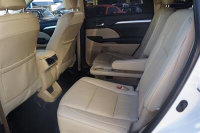 2019 Toyota Highlander XLE   - Photo 11 - Pasadena, CA 91107