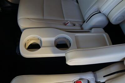 2019 Toyota Highlander XLE   - Photo 12 - Pasadena, CA 91107