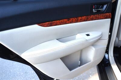 2011 Subaru Outback 2.5i Limited - Photo 17 - Pasadena, CA 91107