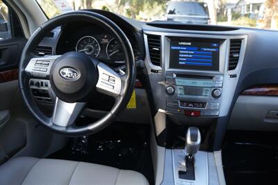 2011 Subaru Outback 2.5i Limited - Photo 11 - Pasadena, CA 91107