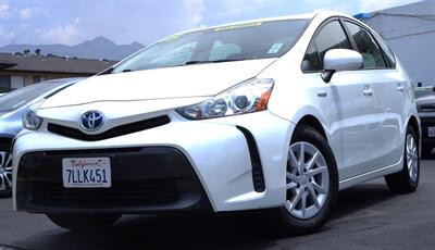 2015 Toyota Prius v Two   - Photo 2 - Pasadena, CA 91107